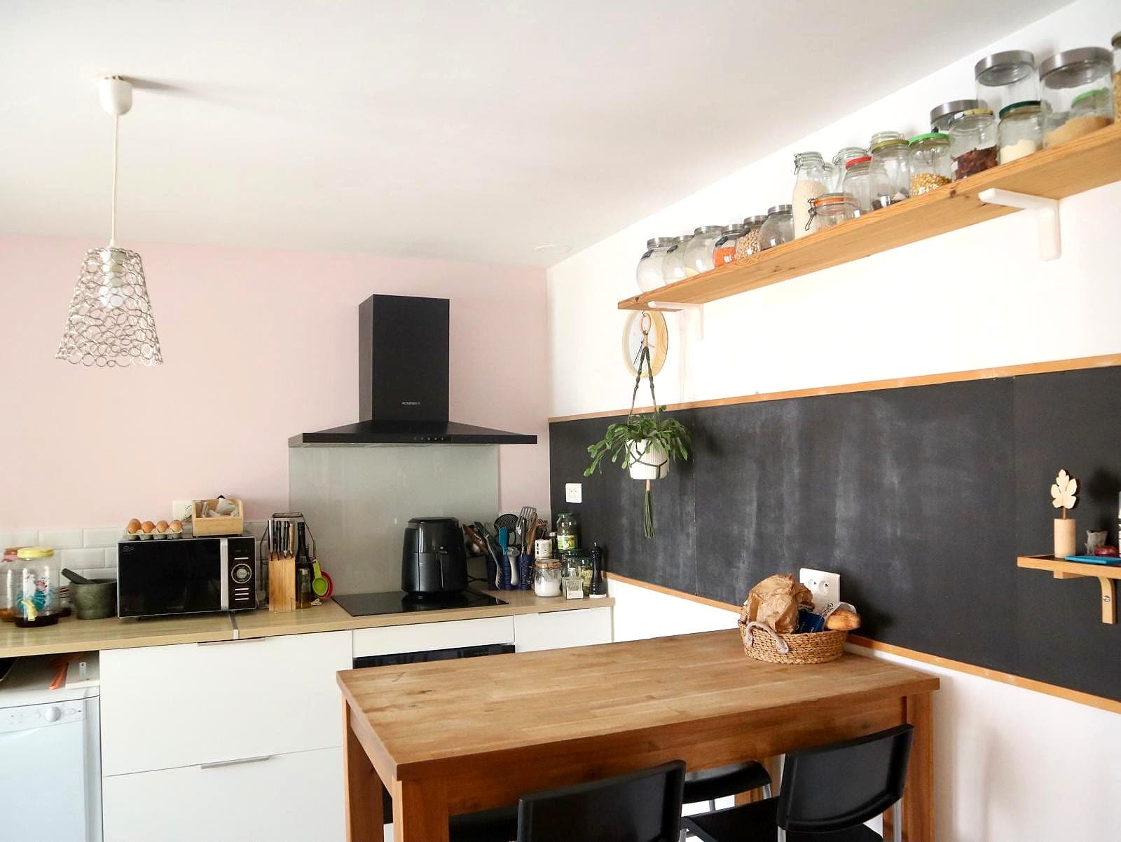 La cuisine des Safrans, ouverte et lumineuse